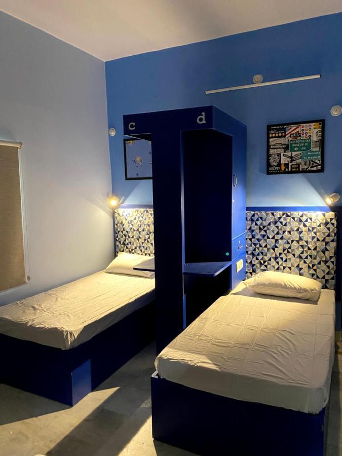 Backpackers Den Hostel Лакнау Екстериор снимка