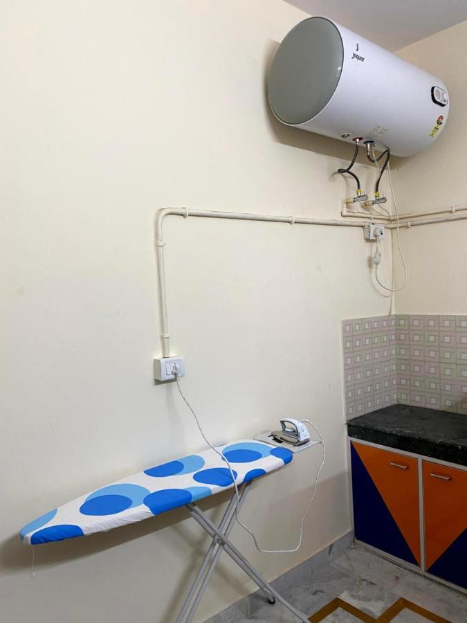 Backpackers Den Hostel Лакнау Екстериор снимка