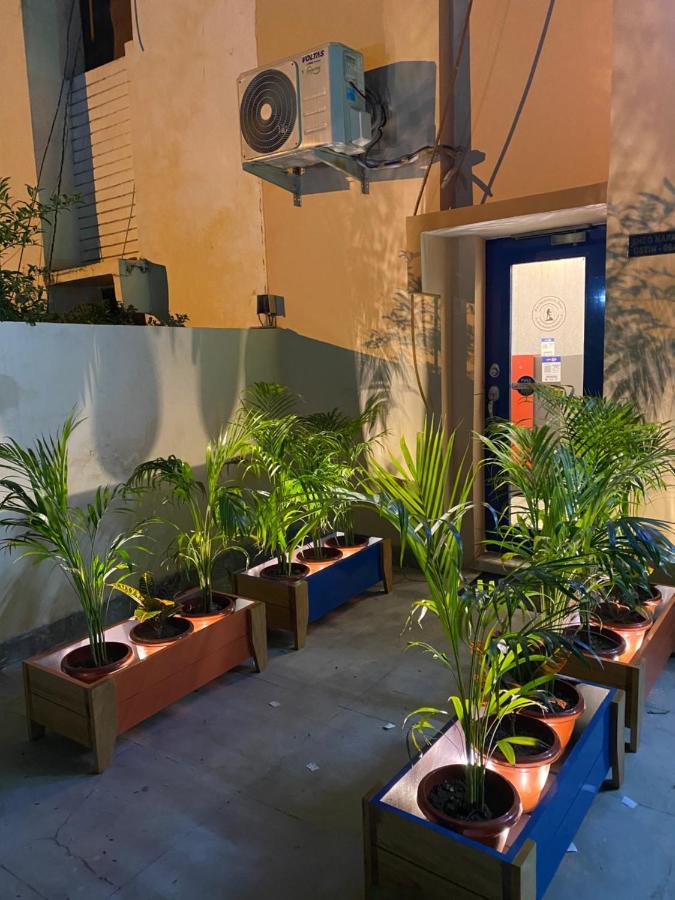 Backpackers Den Hostel Лакнау Екстериор снимка